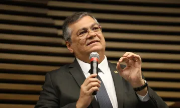 Dino rejeita plano da União e amplia pressão por reforço na fiscalização do mercado financeiro