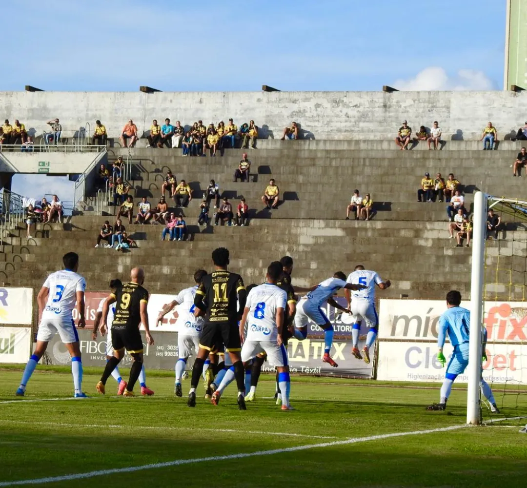 O Cascavel perdeu diante da torcida