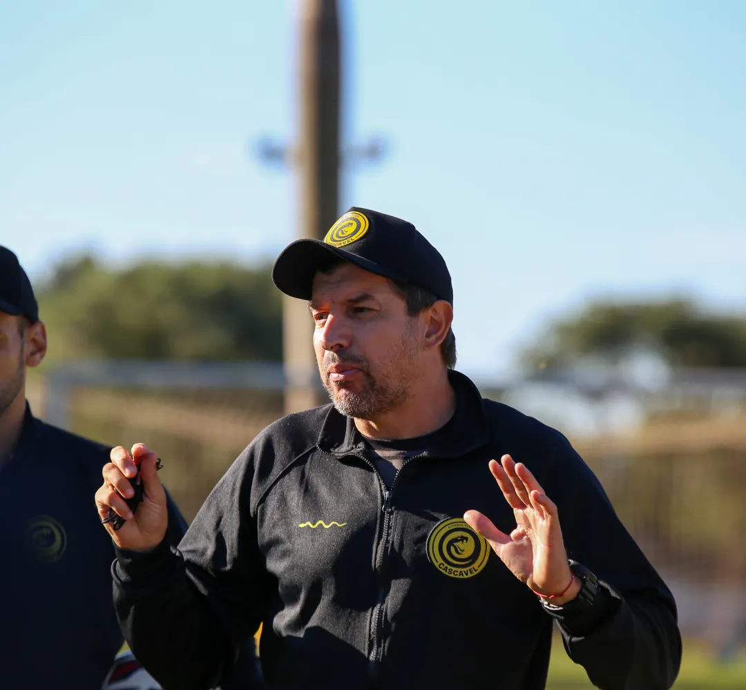 Tcheco pode mudar o time titular do Cascavel