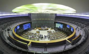 PEC que acaba com a escala 6x1 pode ser votada no Senado em agosto