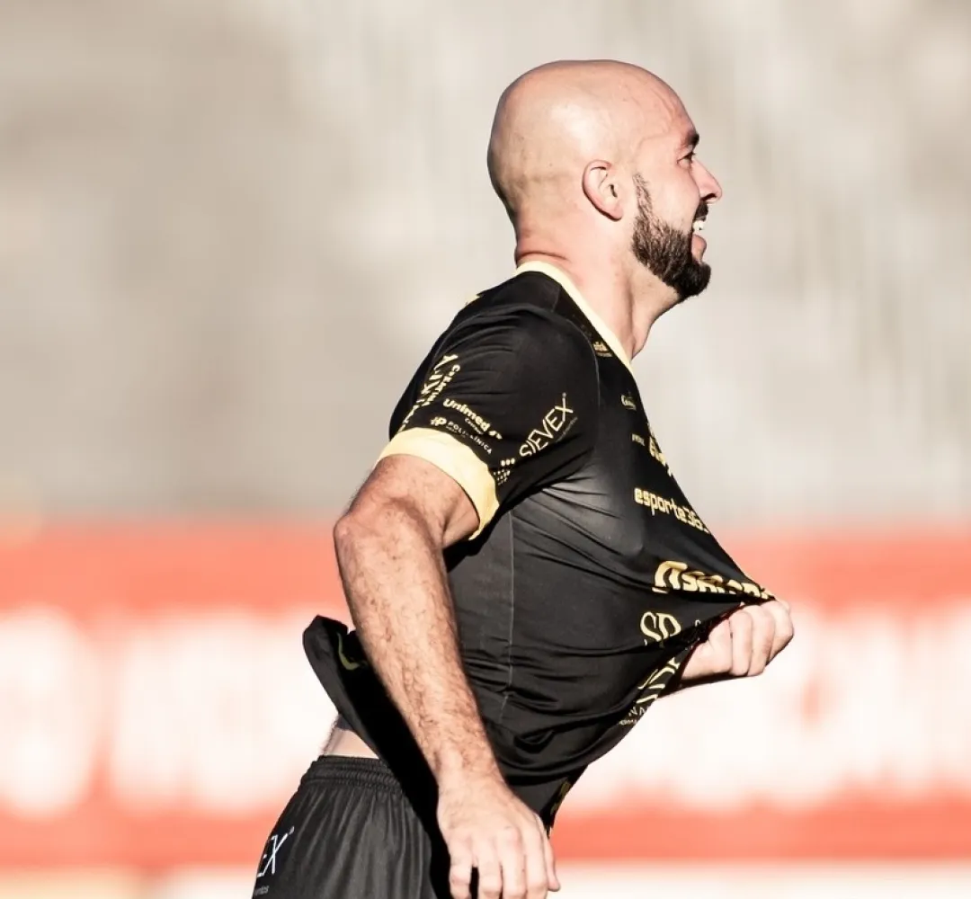 Michel fez o segundo gol da vitória