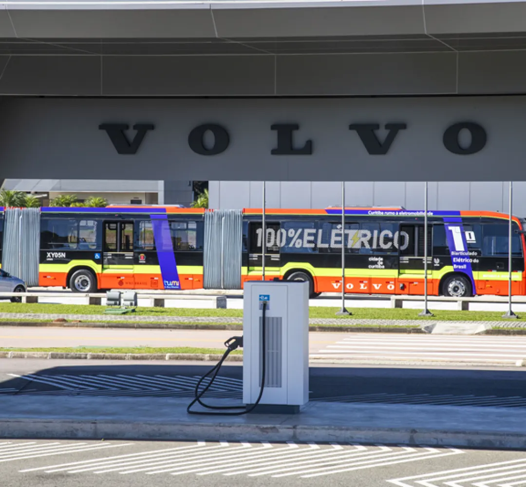Biarticulado elétrico