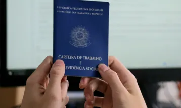 Menos carteira assinada: Geração de empregos desacelera no mês de março no Paraná