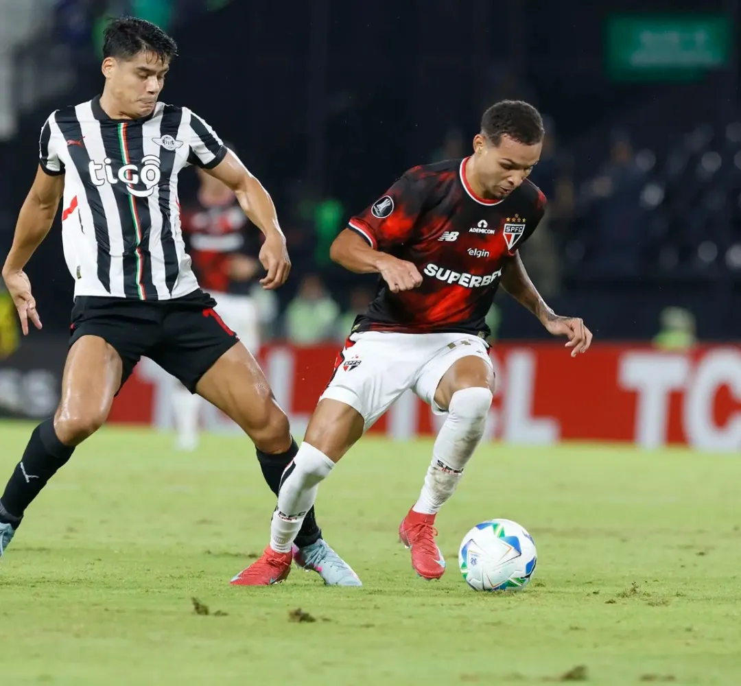 O Tricolor joga contra o Libertad