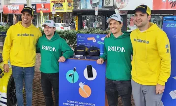 Pilotos da Eurofarma fazem ação no centro de Cascavel