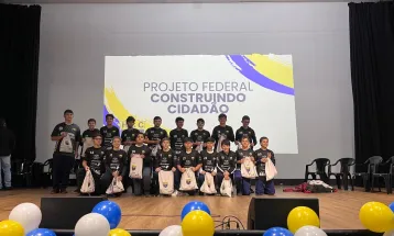 HCC Corbélia celebra 24 anos de transformação pelo esporte com entrega de kits a atletas da categoria de base