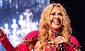 Joelma revela estar há sete anos sem beijar e diz viver o melhor momento de sua vida