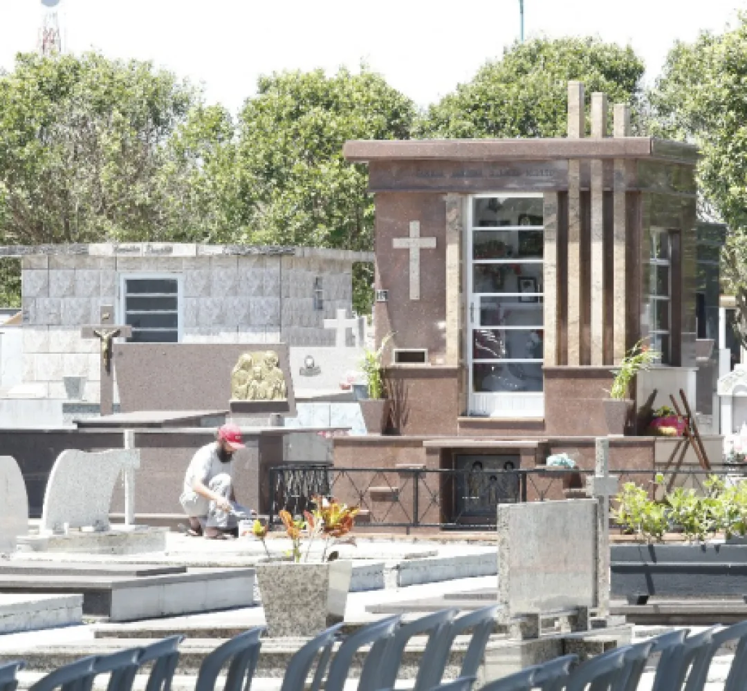 Exumação cemitérios Cascavel