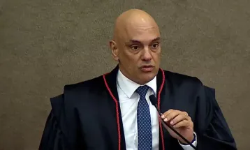 Moraes nega prisão domiciliar e mantém Bolsonaro preso na PF