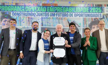 Estado aproxima escolas e empresas para criar 40 mil vagas de estágio em 2025