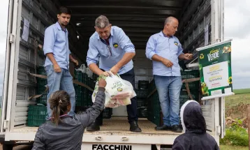 Feira Verde troca quase 20 toneladas de recicláveis por alimentos em maio