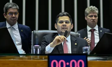 Governo cobra instalação de comissão para analisar “taxa das blusinhas”