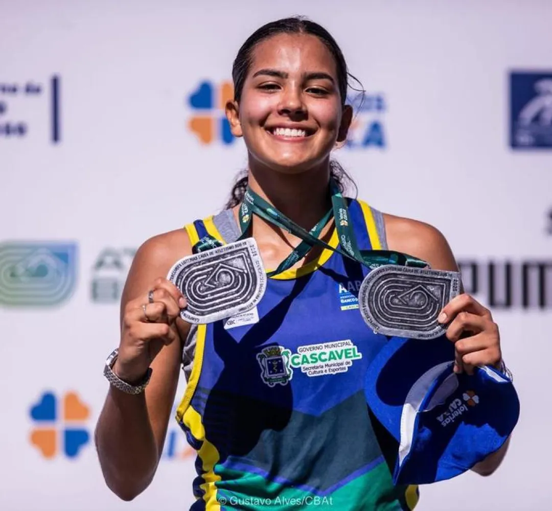 Larissa é Seleção de atletismo