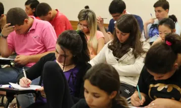 Inscrições para concorrer às bolsas do Prouni começam nesta segunda