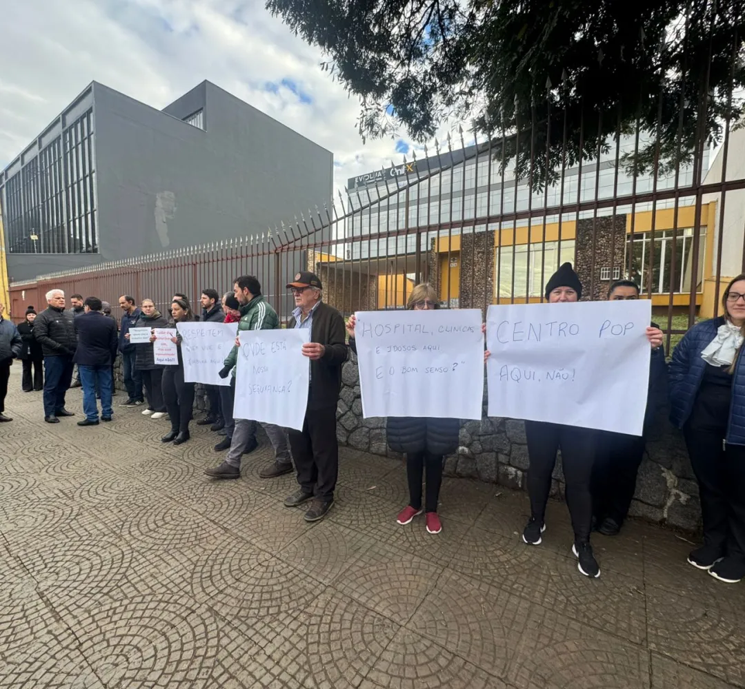 Manifestação contra o novo endereço do Centro Pop