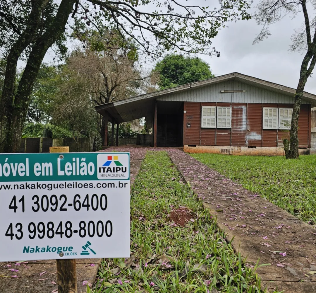Casas da vila A em Foz vão a leilão
