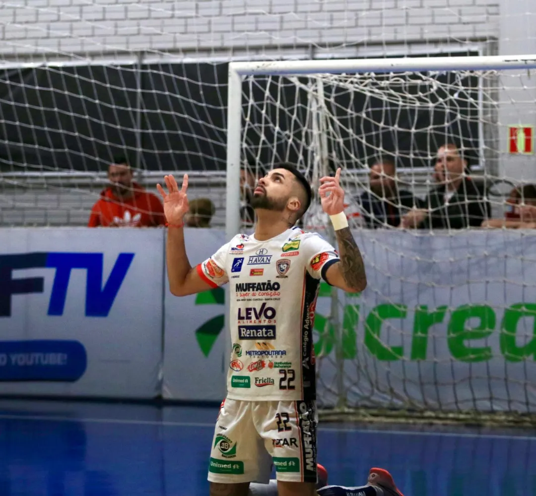 Lucão foi um dos destaques da vitória