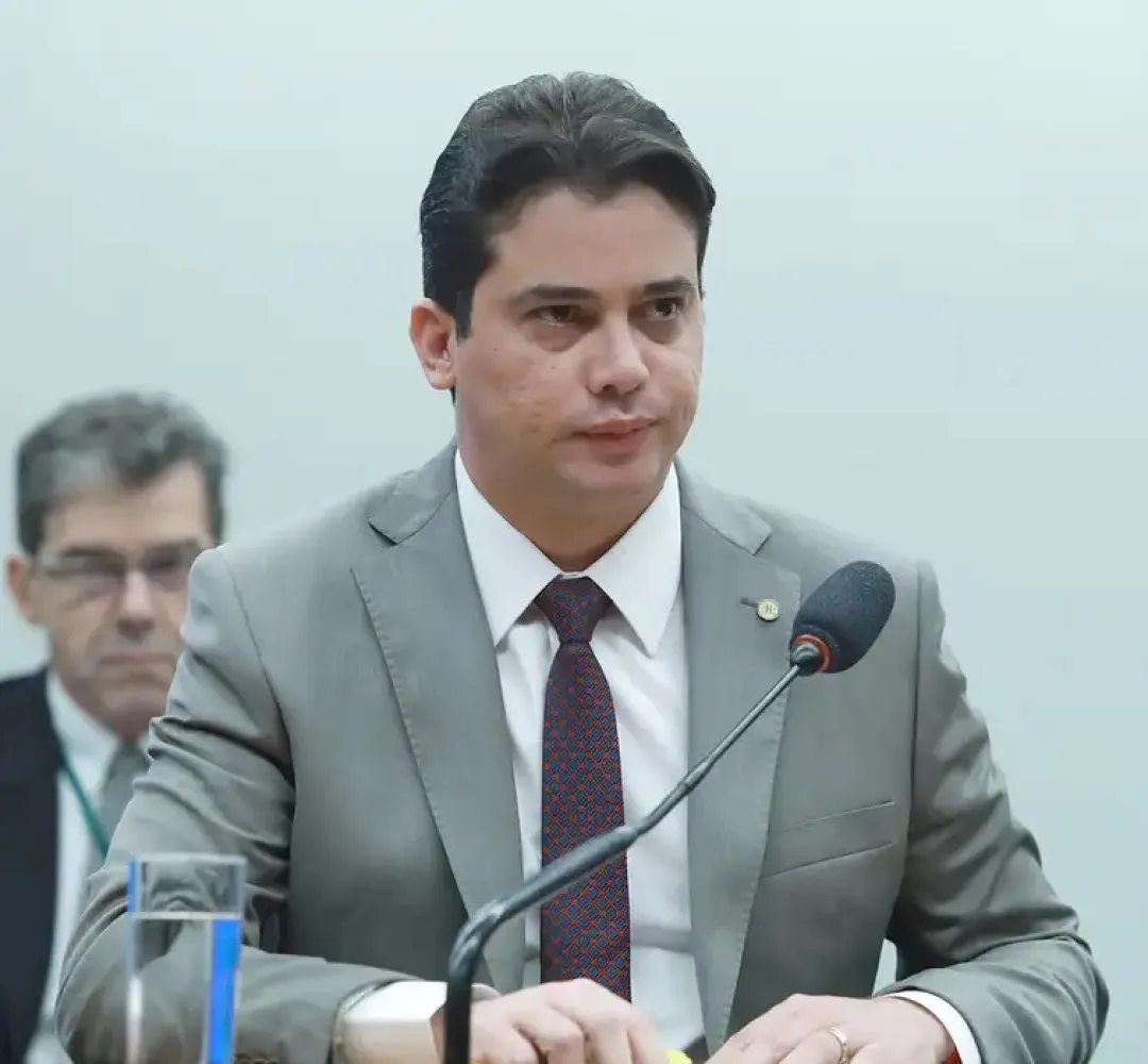 deputado federal Júnior Mano (PSB-CE)