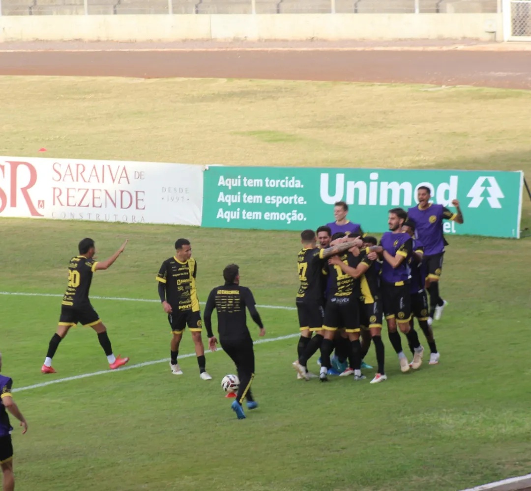 O Cascavel venceu por 2 a 1