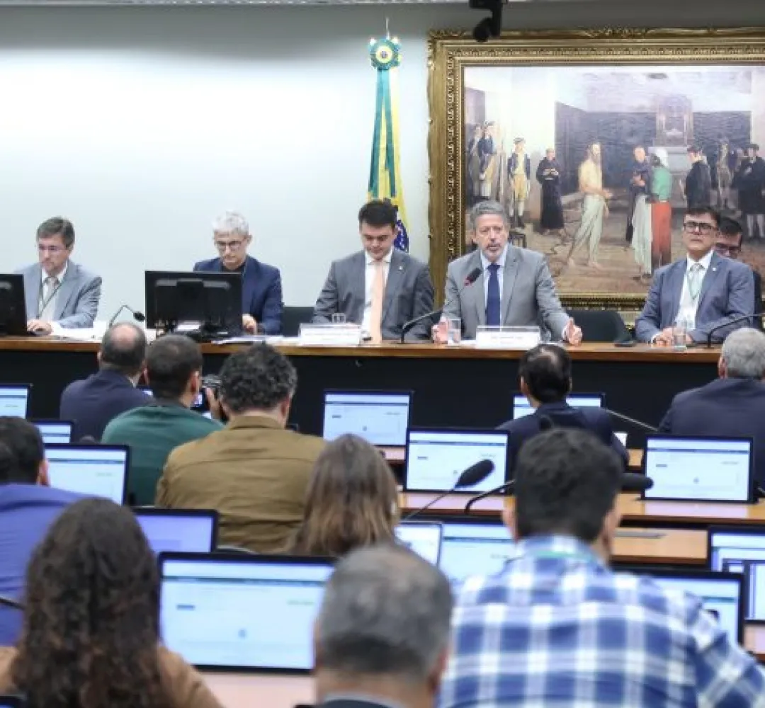 Aprova projeto