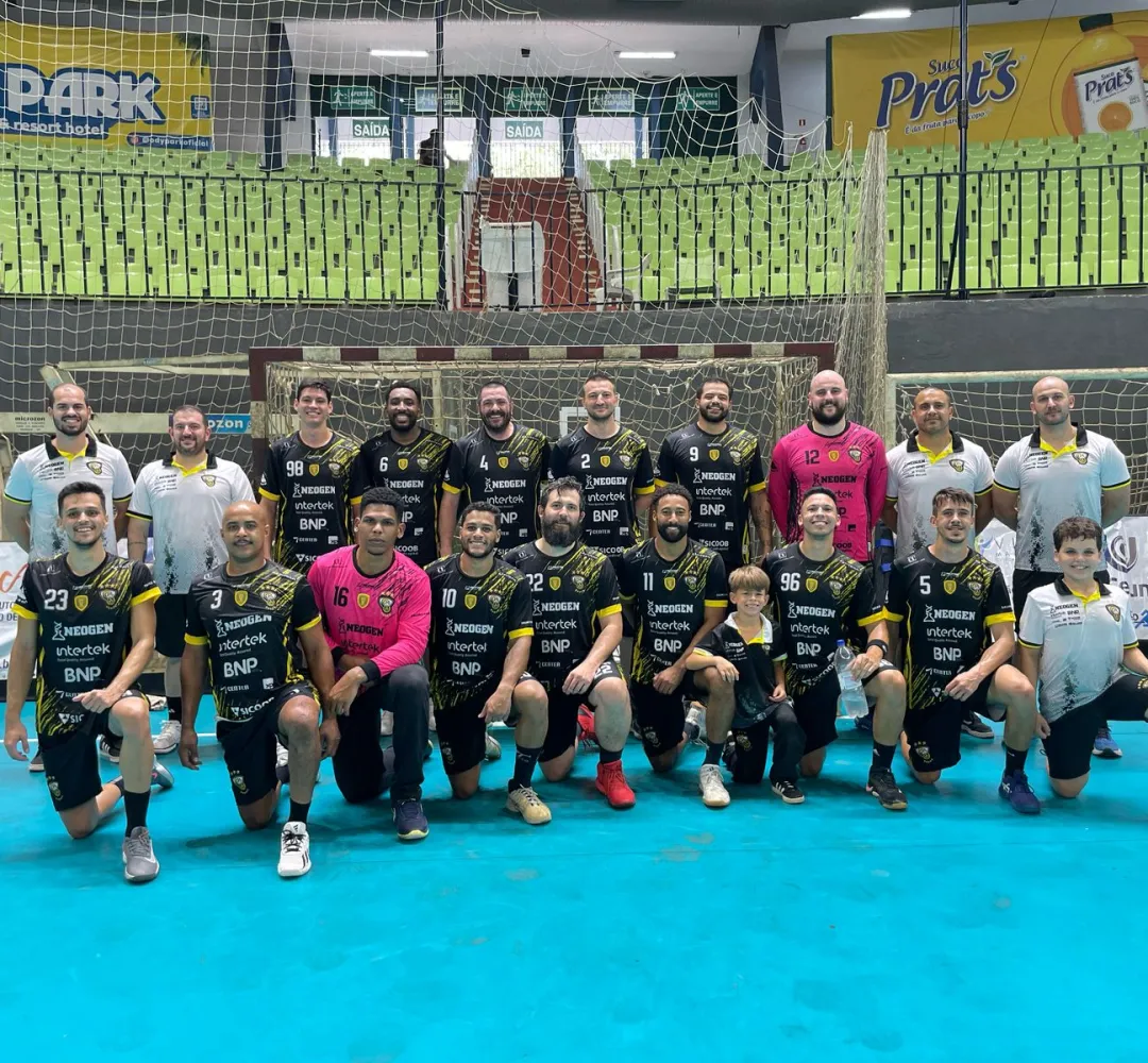 O time de Cascavel enfrenta Maringá