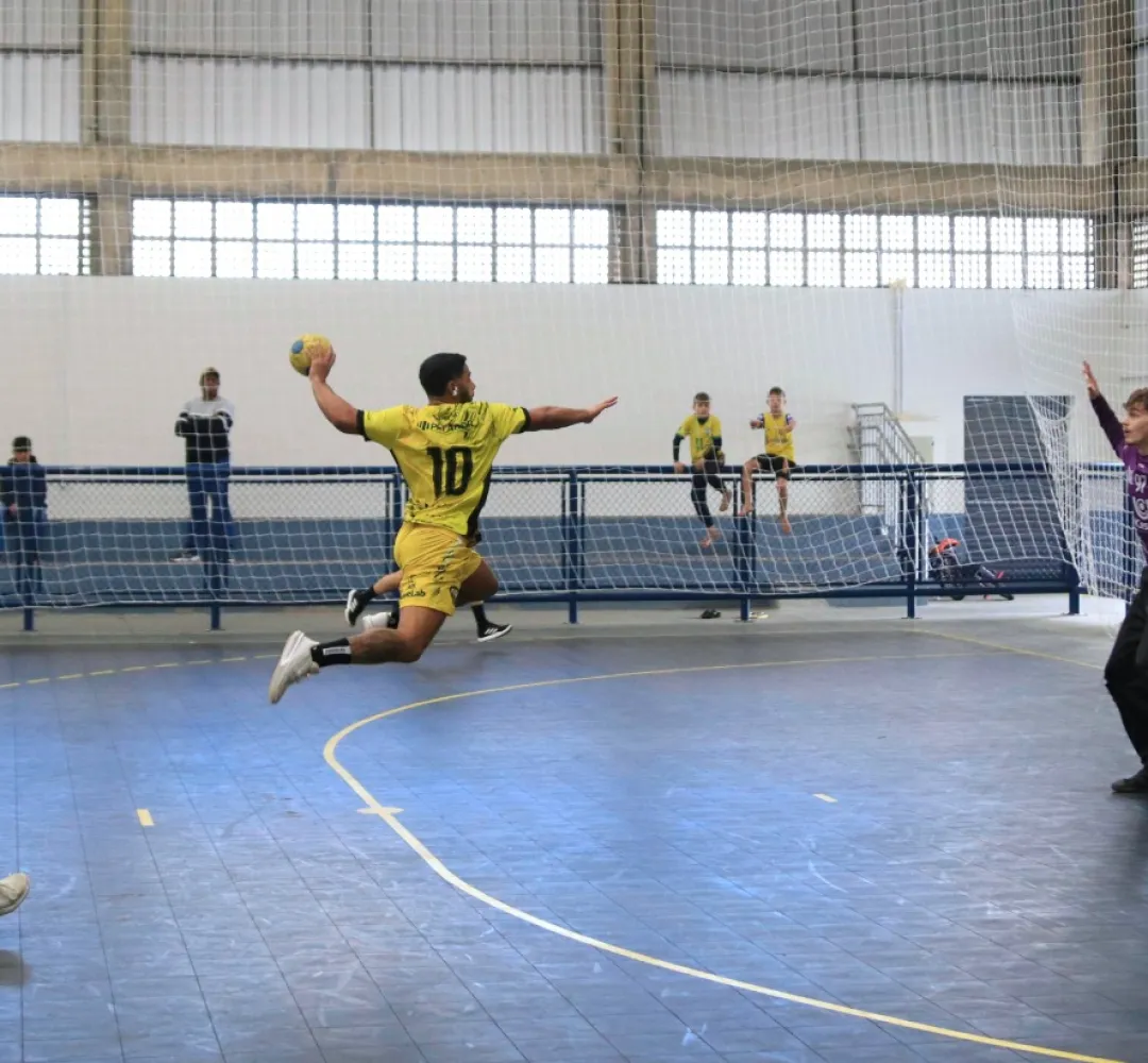 O Cascavel Handebol joga em casa