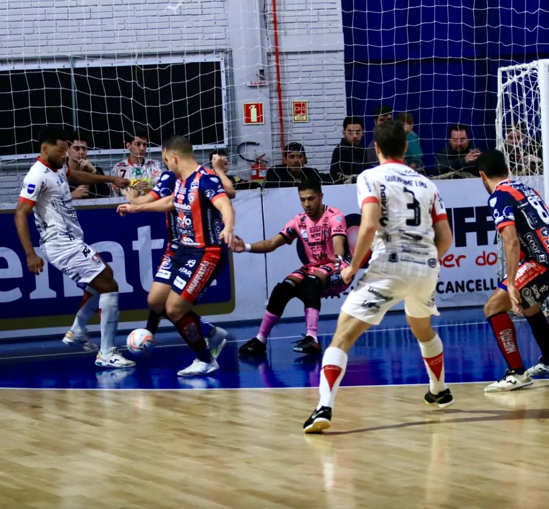 Cascavel Futsal e Campo Mourão jogaram na Neva