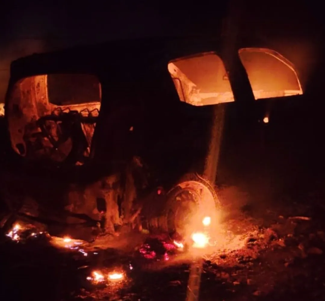 carro incendiado em Laranjal