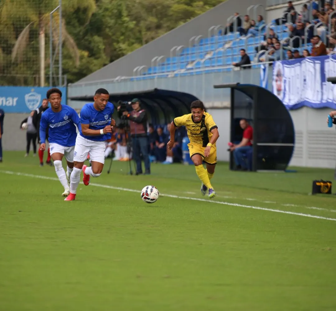 O Cascavel perdeu para o Barra