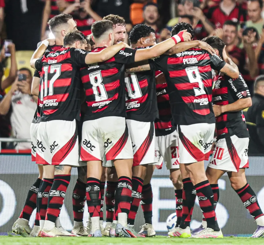 O Fla  lidera o Brasileiro