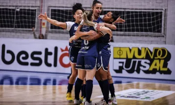 Stein Cascavel Futsal é finalista da Copa Mundo e encara Normanochka pelo título