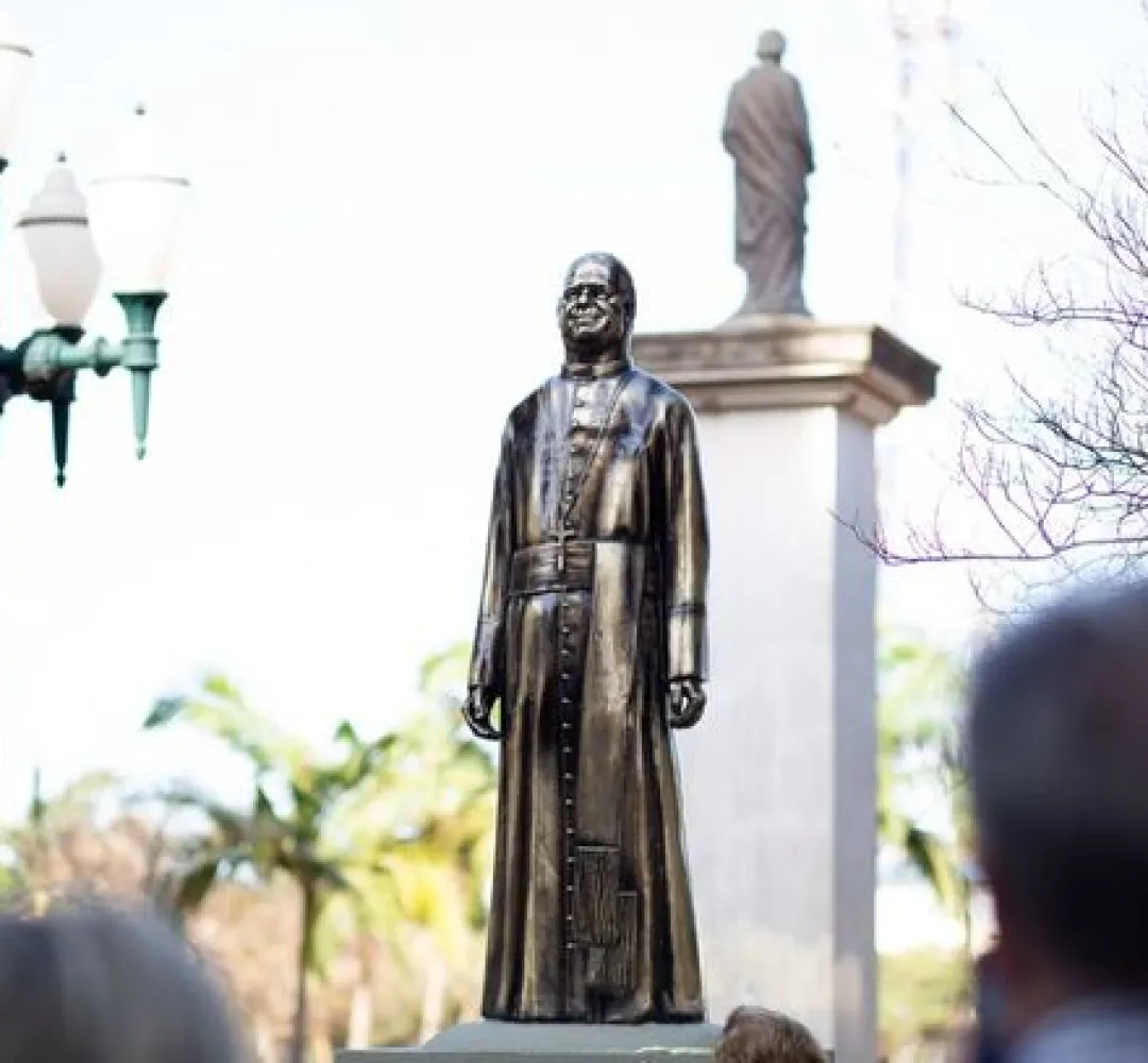 Estátua de Dom Mauro
