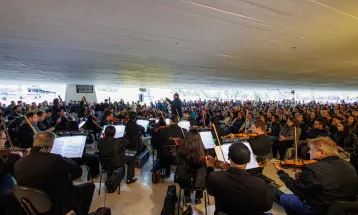 Orquestra Sinfônica do Paraná atrai mais de 1200 pessoas no concerto da série "Mostly Mozart"