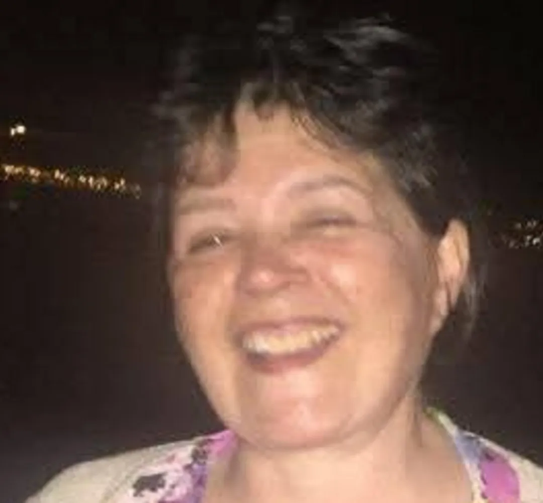 mulher assassinada e colocada em mala