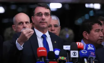 Fraude em filiação partidária impede Flávio Bolsonaro de registrar candidatura à Presidência