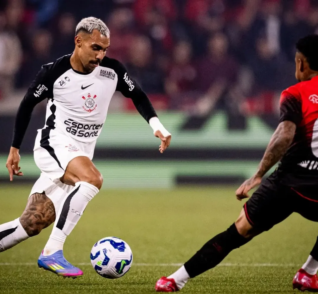 Timão e Furacão jogam nesta quarta