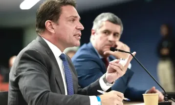 Moraes envia ao MJ formalização da extradição de Ramagem
