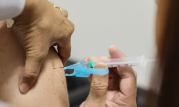 Com estratégia de vacinação, Paraná encerra estado de alerta para síndromes respiratórias