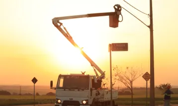 Concorrência em licitação de lâmpadas de LED garante economia de R$ 6,2 milhões para cofres públicos de Cascavel
