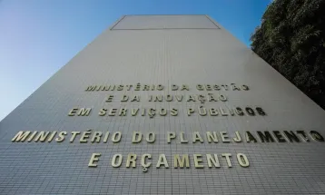Governo Federal extingue mais de 44 mil cargos e aposta no enxugamento da máquina pública