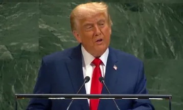 Trump diz que Estreito de Ormuz será reaberto após assinatura de acordo entre EUA e Irã