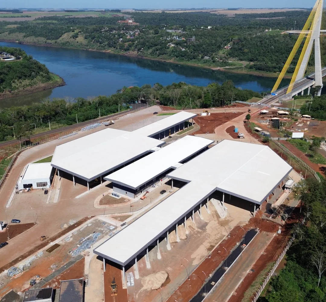 Perimetral Foz do Iguaçu avança 80%