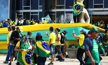 Cientista político vê onda bolsonarista enfraquecida após condenação