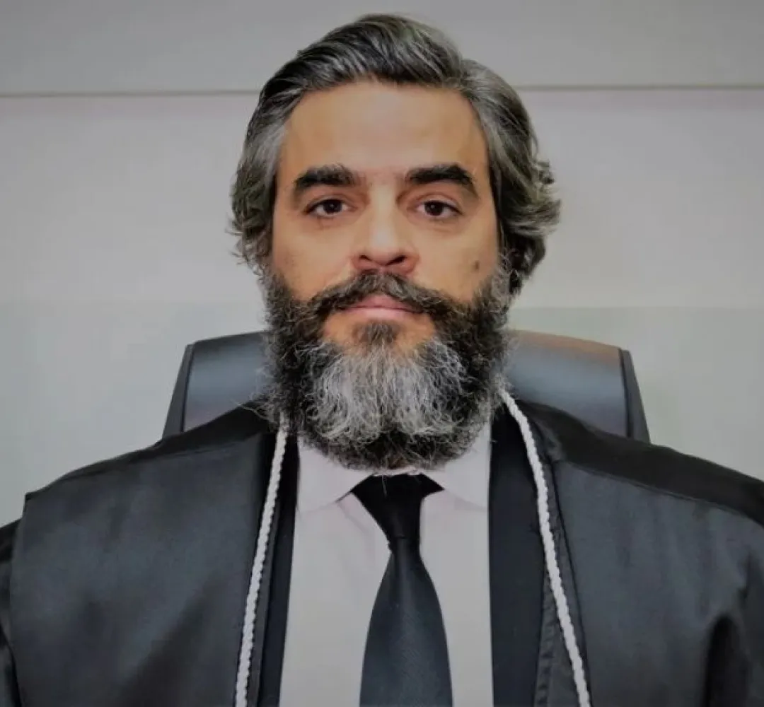 ex-juiz Raphael Casella
