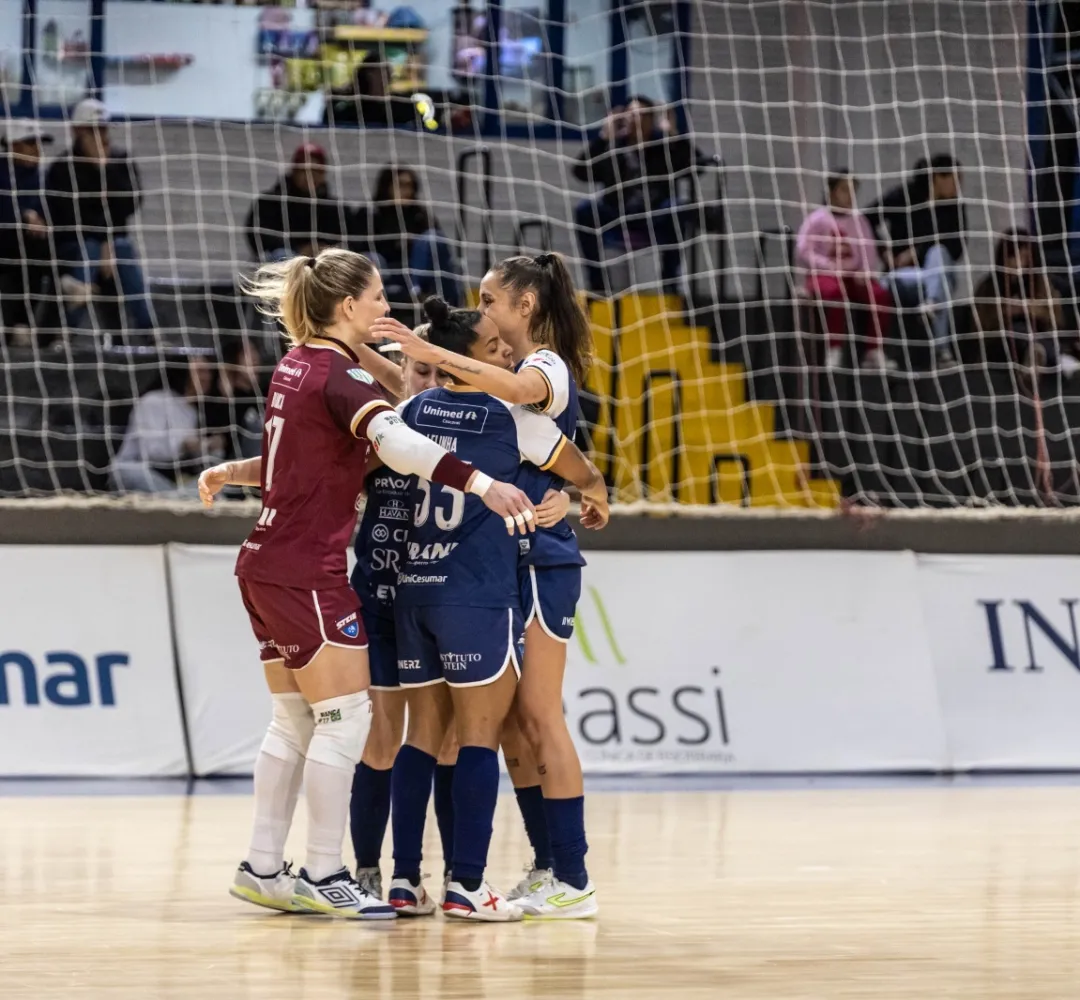 O Stein volta a jogar na Neva