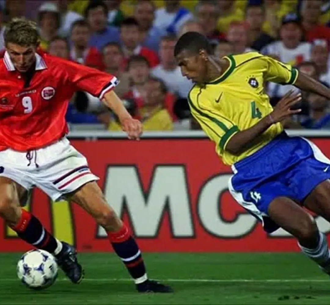 Brasil e Noruega jogaram em 1998