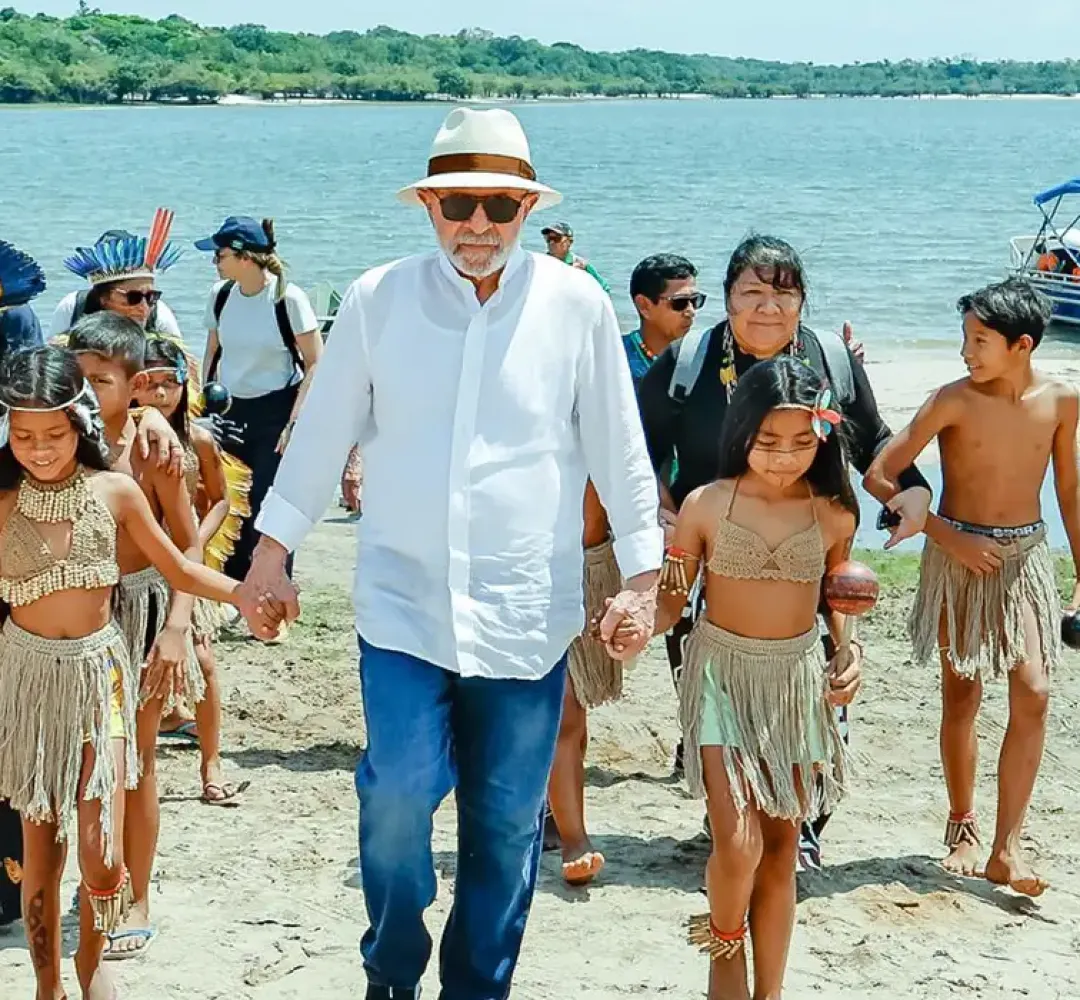 Lula com indígenas