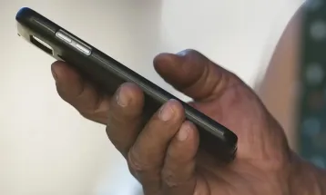 Polícia de SP faz operação contra receptação de celulares roubados