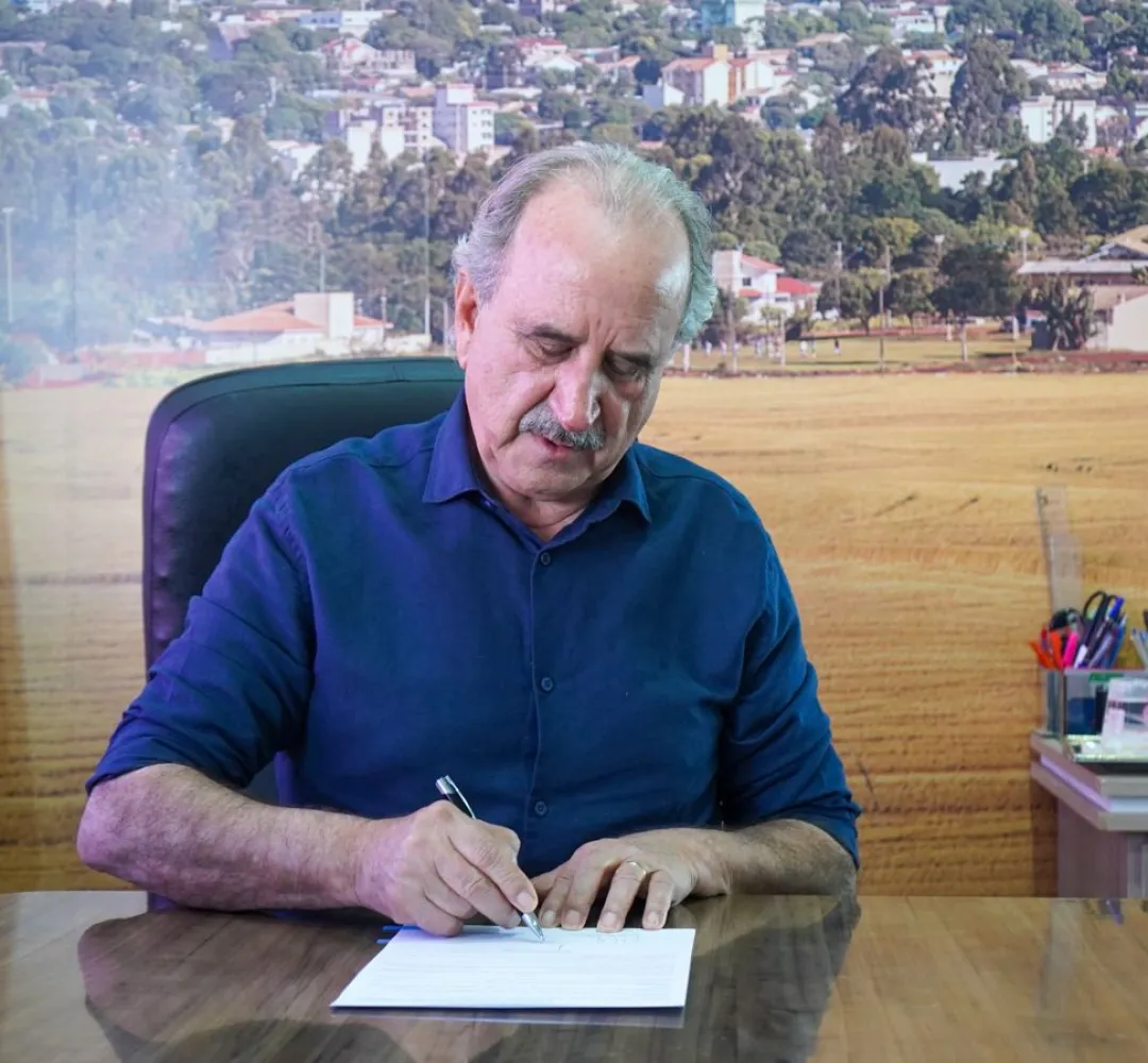 Renato Silv assina decreto para Rio Bonito