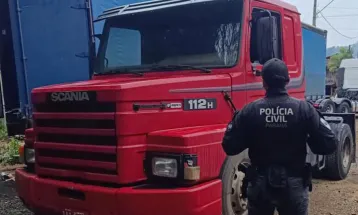 PCPR e PCSC cumprem 33 mandados contra esquema interestadual de roubo de cargas